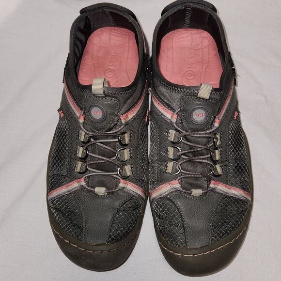 J-41 Shoes - J-41 Shoes Jeep Engineered Traction Sole Slip on Tahoe Trail Shoe Women's Size 7